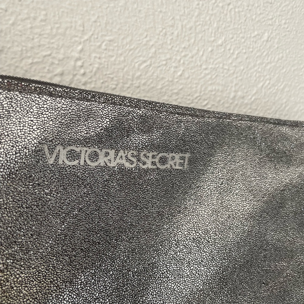 VICTORIA’S SECRET Silver Sparkly Cosmetic Bag - Picture 2 of 8